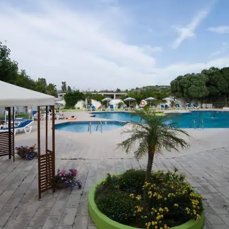 Happy Days Hotel, Adults Only 酒店 3*