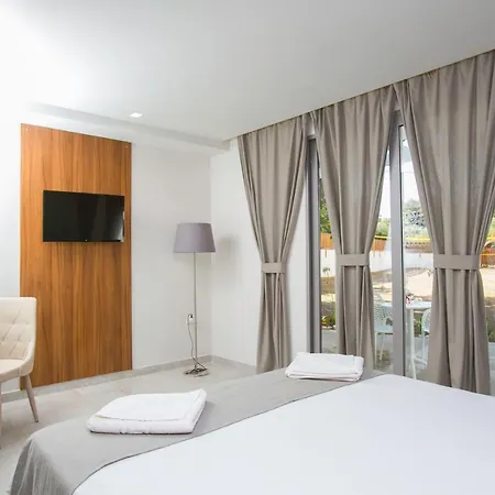 Happy Days Hotel, Adults Only Ξενοδοχείο 3*