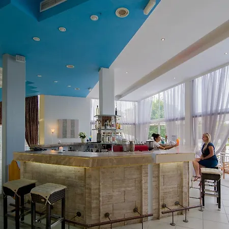 Happy Days Hotel, Adults Only Отель Теологос