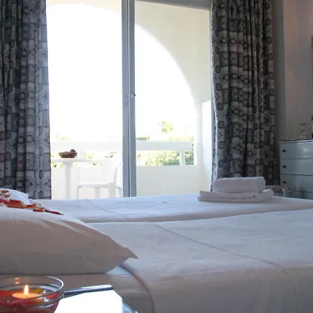 Отель Happy Days Hotel, Adults Only Теологос