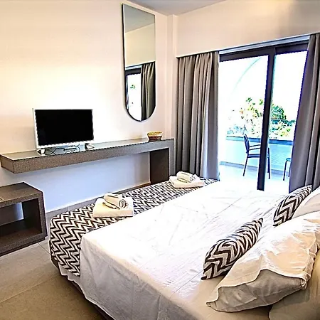 Happy Days Hotel, Adults Only 3* Теологос