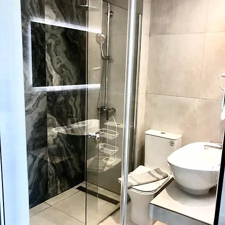 Happy Days Hotel, Adults Only Hotel
