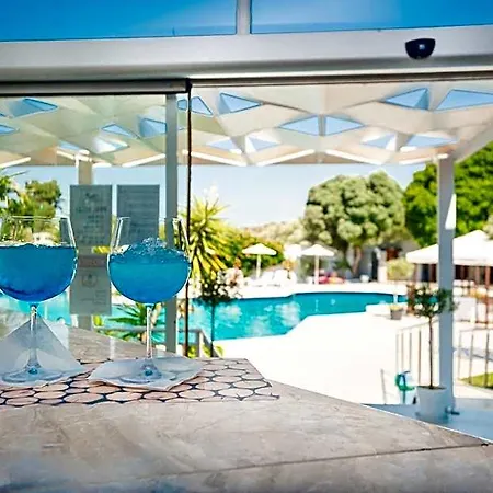 Happy Days Hotel, Adults Only Ξενοδοχείο Θεολόγος