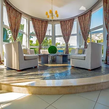Ξενοδοχείο Happy Days Hotel, Adults Only 3*