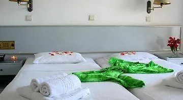 Happy Days Hotel, Adults Only Hotel
