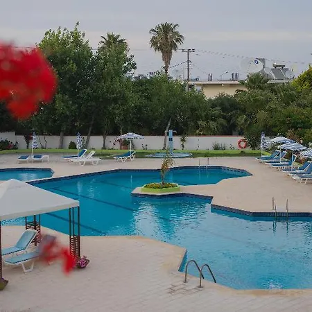 Ξενοδοχείο Happy Days Hotel, Adults Only Θεολόγος