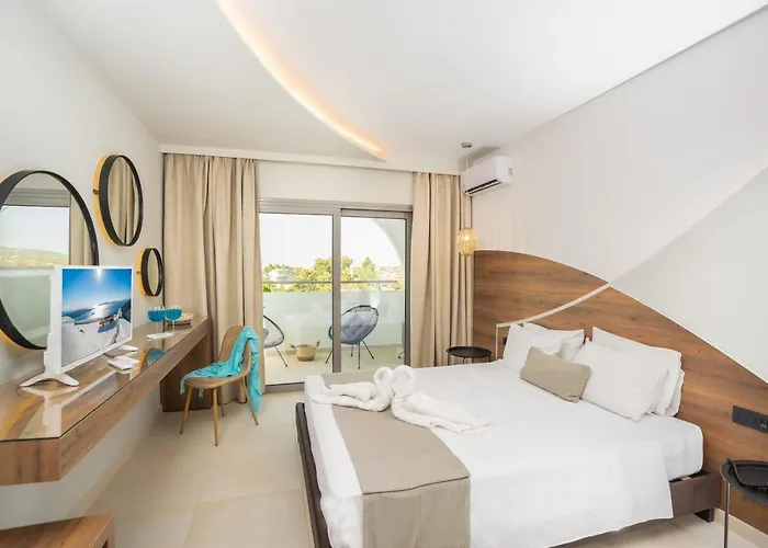 Hotel Happy Days Hotel, Adults Only 3*