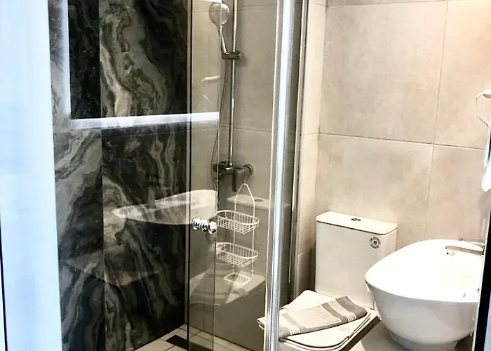 Happy Days Hotel, Adults Only Hotel