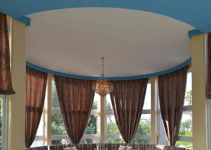 Happy Days Hotel, Adults Only