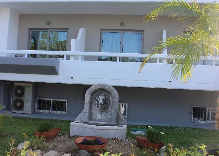 Happy Days Hotel, Adults Only Otel